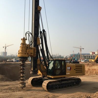 Podwozie CAT KR300C Hydrauliczna obrotowa wiertarka wiertarna o głębokości 54 m, momentem obrotowym 320 kN.m i średnicy 2500 mm